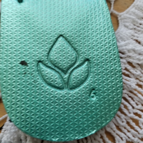 Designers Bundle of flip flops - Picture 9 of 9